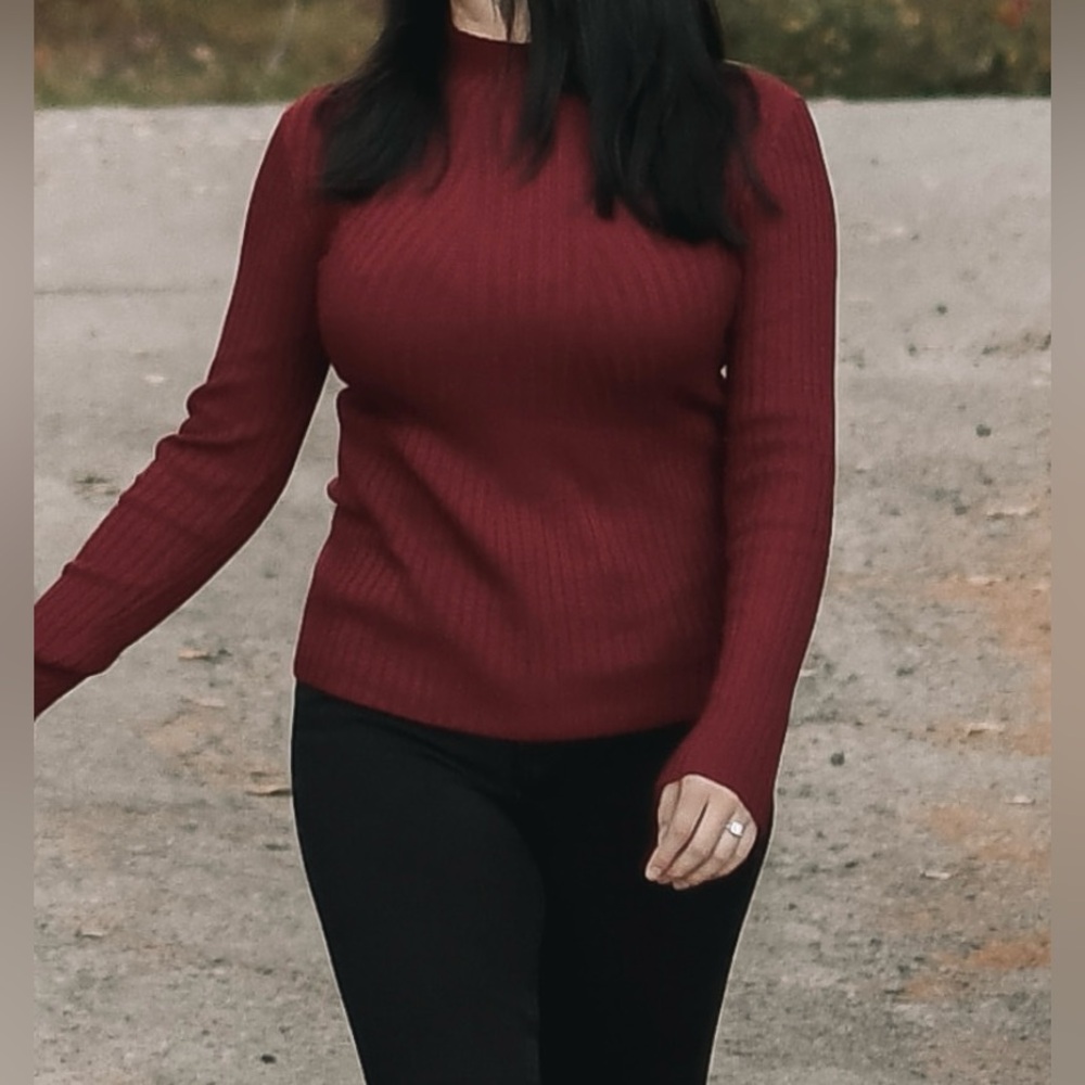 Dynamite Burgundy ribbed sweater